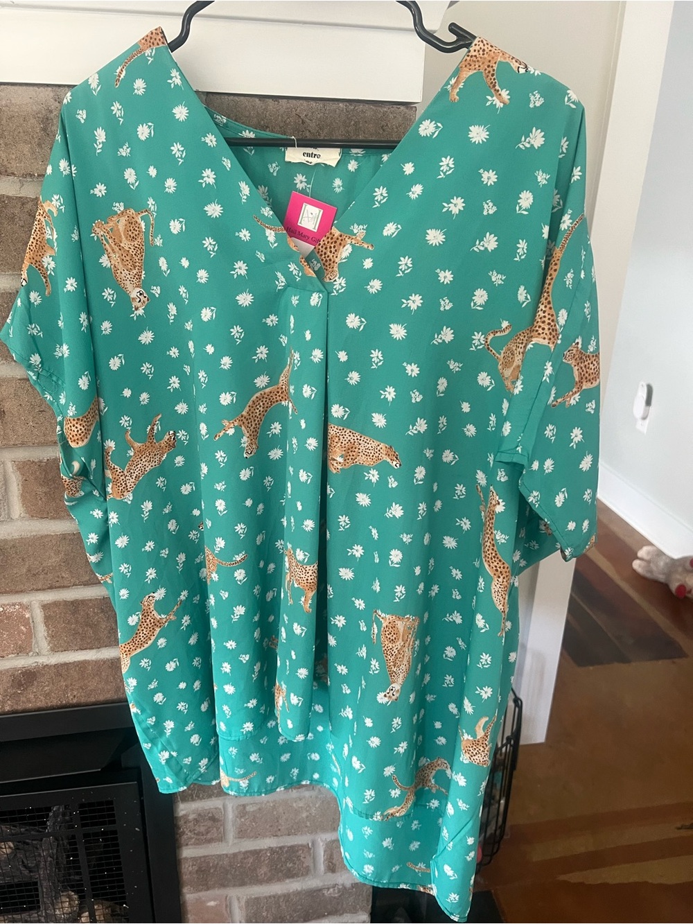 entro Teal Green Leopard & Daisy V-Neck Tunic